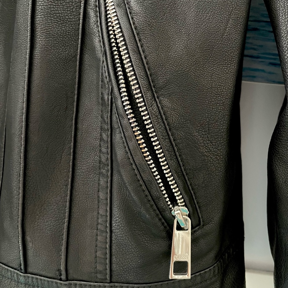 Guess Jacket - Picture 2 of 12